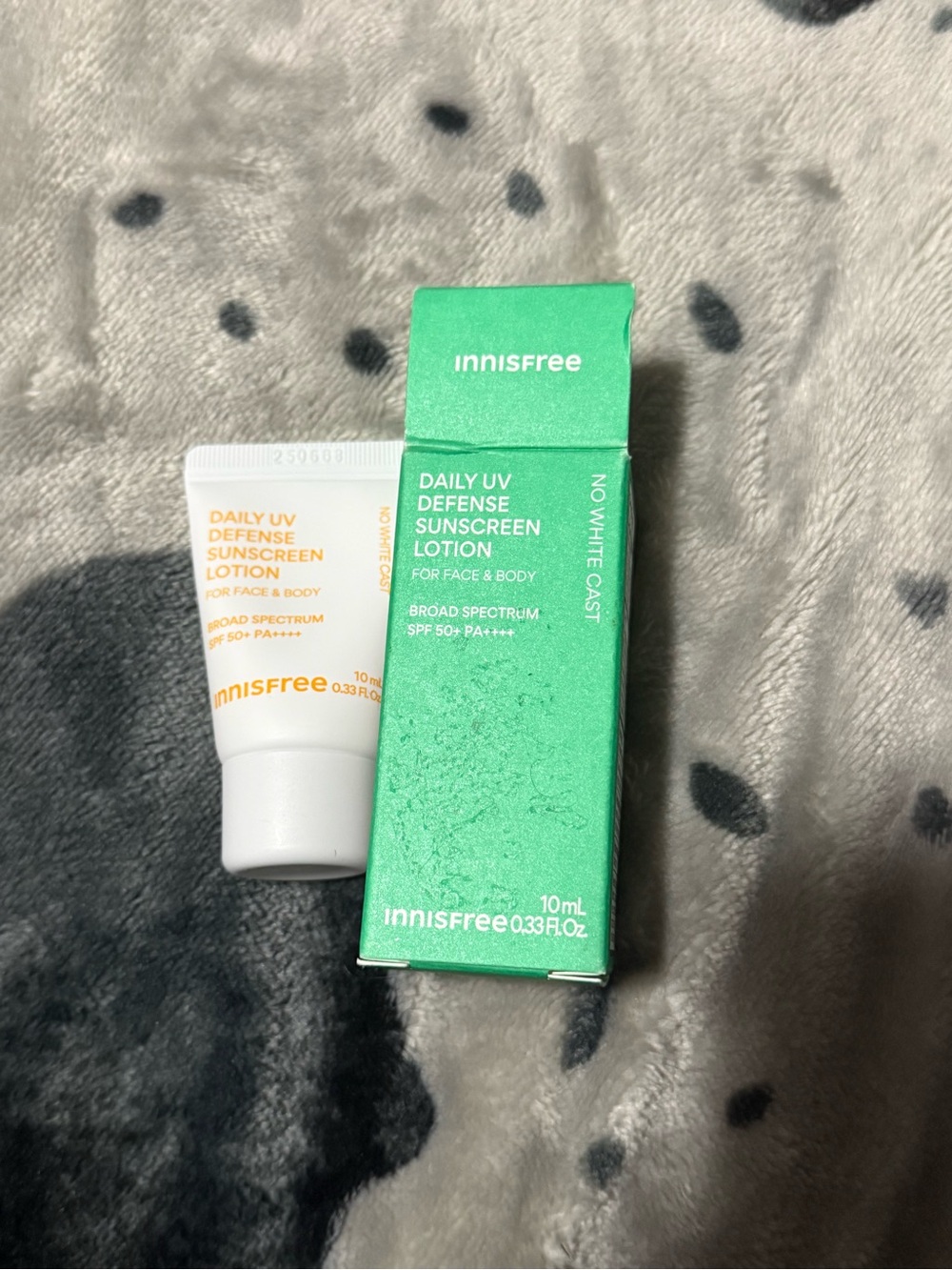 Innisfree Daily UV Defense Sunscreen Lotion - Green/White